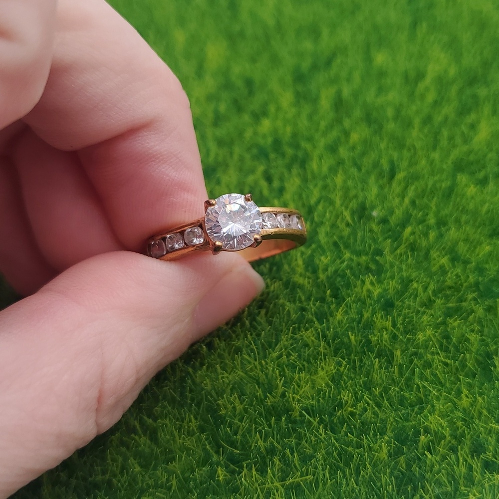 1980s Round Brilliant Cut Cz Stone Vintage Ring Size 7 R803 Engagment Or Wedding